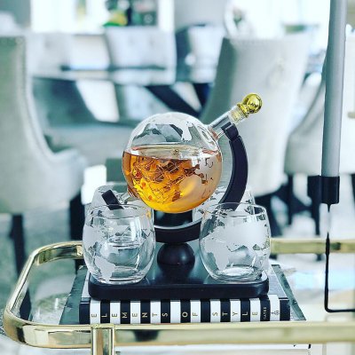 Whiskeykaraff Globe med 4 glas & Träplatta